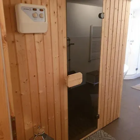 Apartment Am *